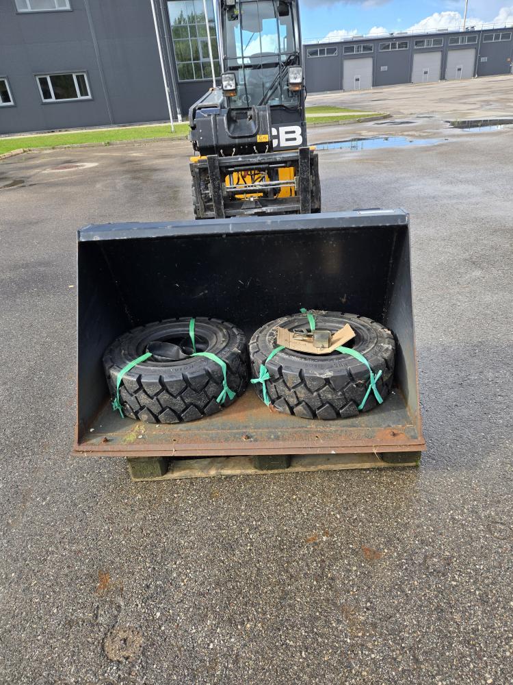 Autokrāvēja JCB TLT35D